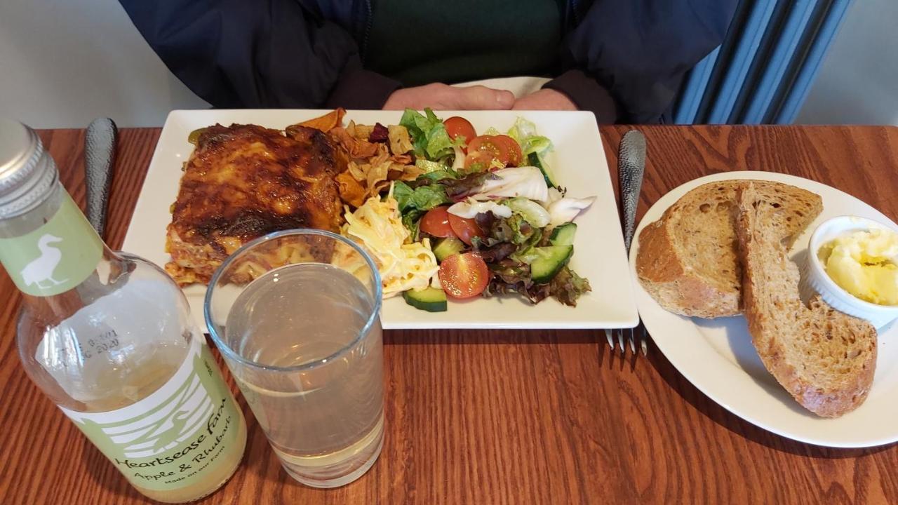 One Holyrood Hotel & Cafe Νιούπορτ Εξωτερικό φωτογραφία