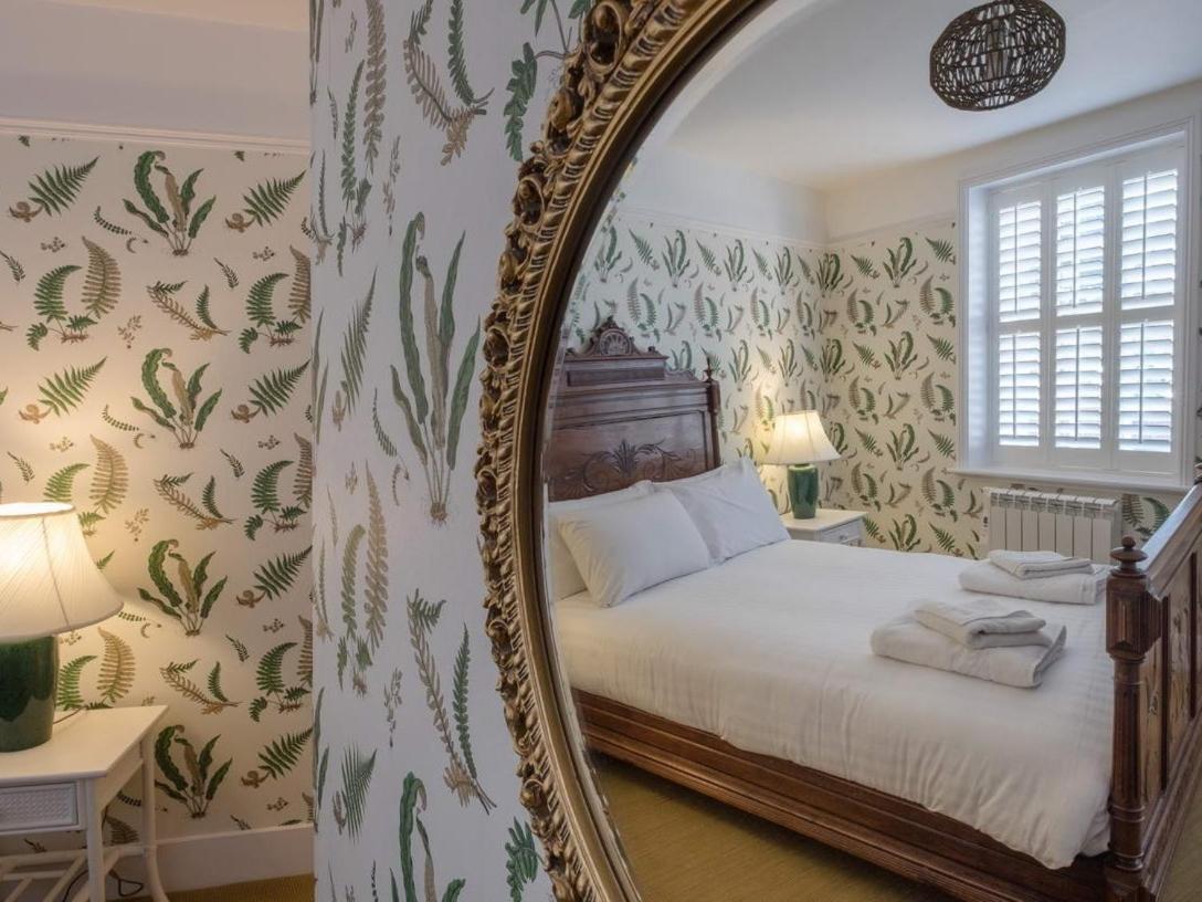 One Holyrood Hotel & Cafe Νιούπορτ Εξωτερικό φωτογραφία